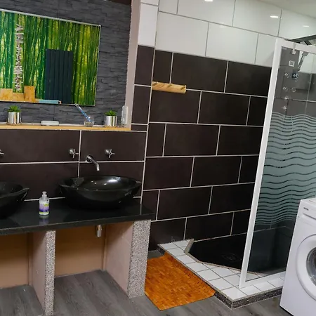 Schwalbe Apartman *